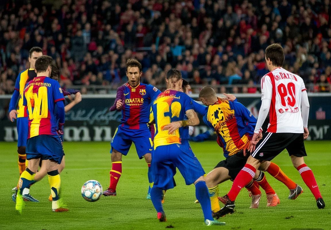 巴萨VS斯拉维亚：赛季末巅峰对决前瞻