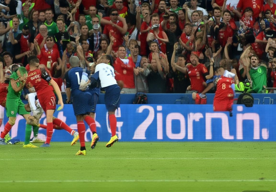 2016欧洲杯决赛：葡萄牙加时夺冠，法国梦碎法兰西(图2)